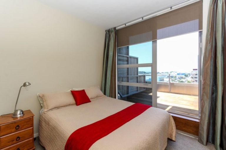 Photo of property in 22 Liardet Apartments, 402/22 Liardet Street, New Plymouth, 4310