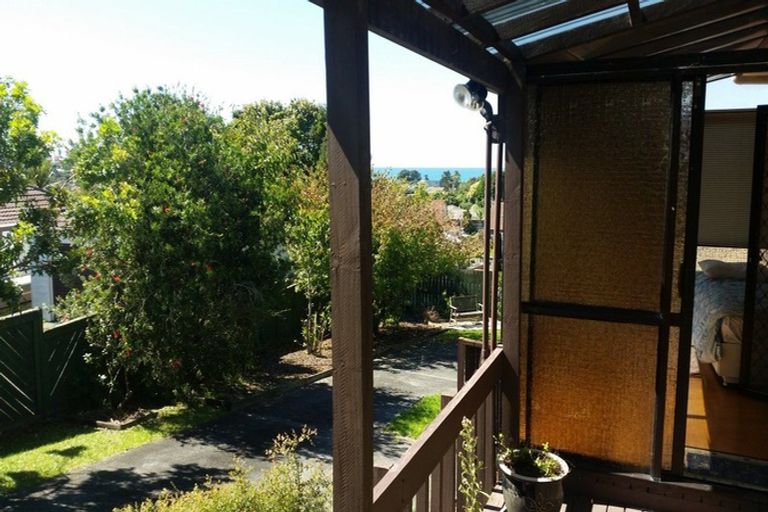 Photo of property in 1/20 Halldene Terrace, Red Beach, 0932