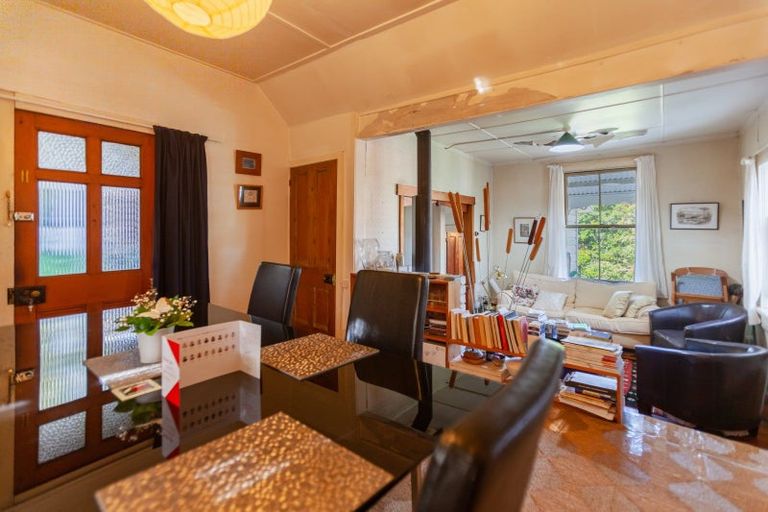 Photo of property in 1 Harvey Road, Bluff Hill, Napier, 4110