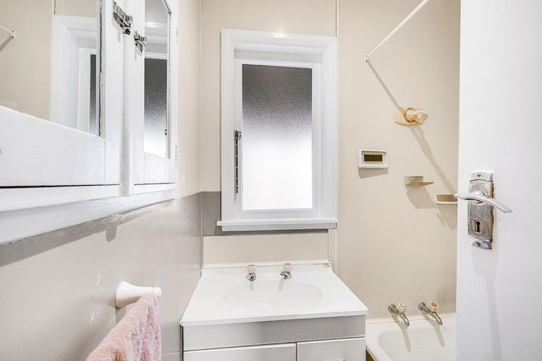 Photo of property in 221 Fox Street, Hamilton East, Hamilton, 3216