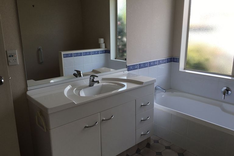 Photo of property in 17 Primrose Place, Papamoa Beach, Papamoa, 3118