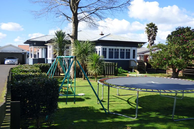 Photo of property in 1/32 Landscape Road, Papatoetoe, Auckland, 2025