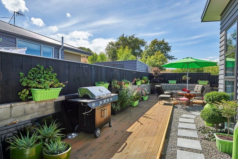 Photo of property in 18 Galea Grove, Kelvin Grove, Palmerston North, 4414