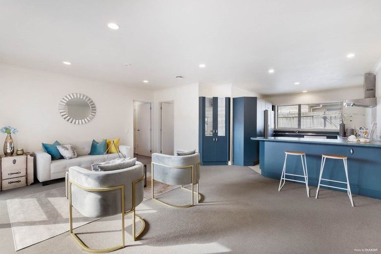 Photo of property in 14 Ballydonegan Rise, East Tamaki, Auckland, 2013