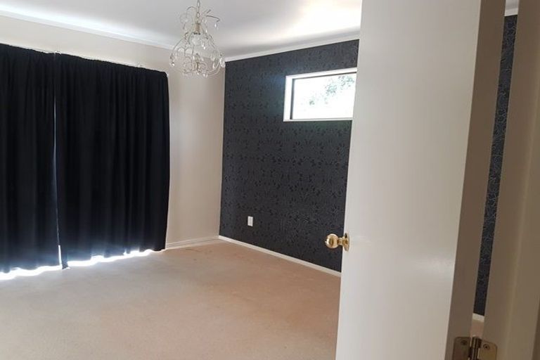Photo of property in 46 Dalfield Place, Highbury, Palmerston North, 4412