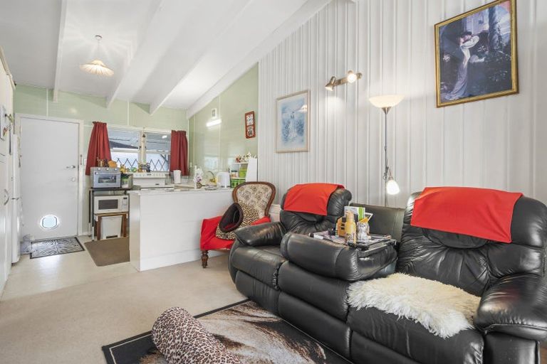 Photo of property in 89 Weraroa Road, Levin, 5510