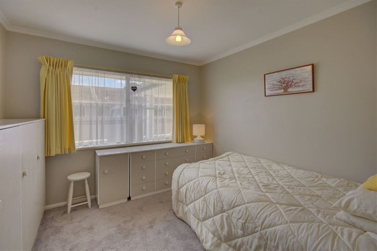 Photo of property in 10 Waratah Street, Avondale, Christchurch, 8061