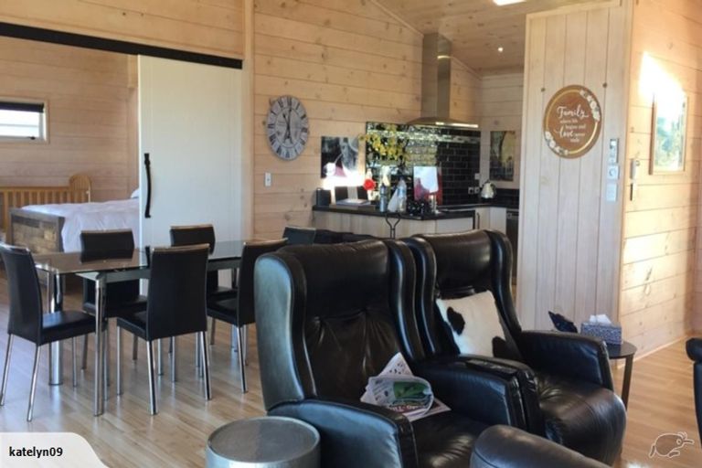 Photo of property in 28 Sandleigh Drive, Athenree, Katikati, 3177