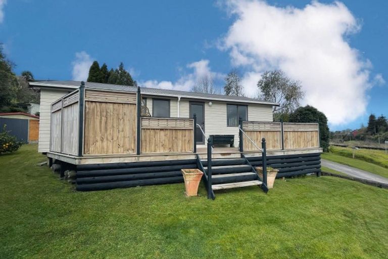 Photo of property in 11 Pearce Drive, Te Kamo, Whangarei, 0112