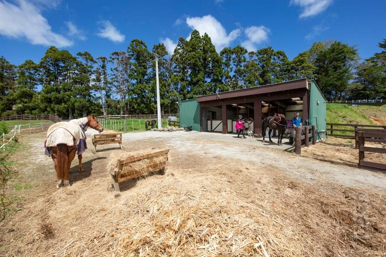 Photo of property in 16 Fletcher Road, Waimauku, 0881