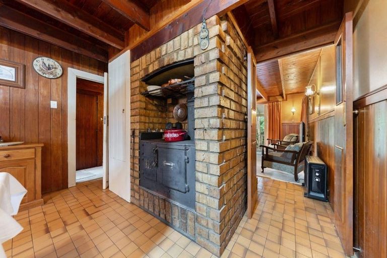 Photo of property in 130 Boord Crescent, Kumeu, 0891