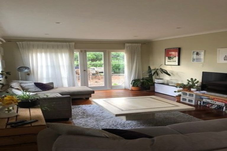 Photo of property in 11 Fifeshire Street, Belmont, Auckland, 0622