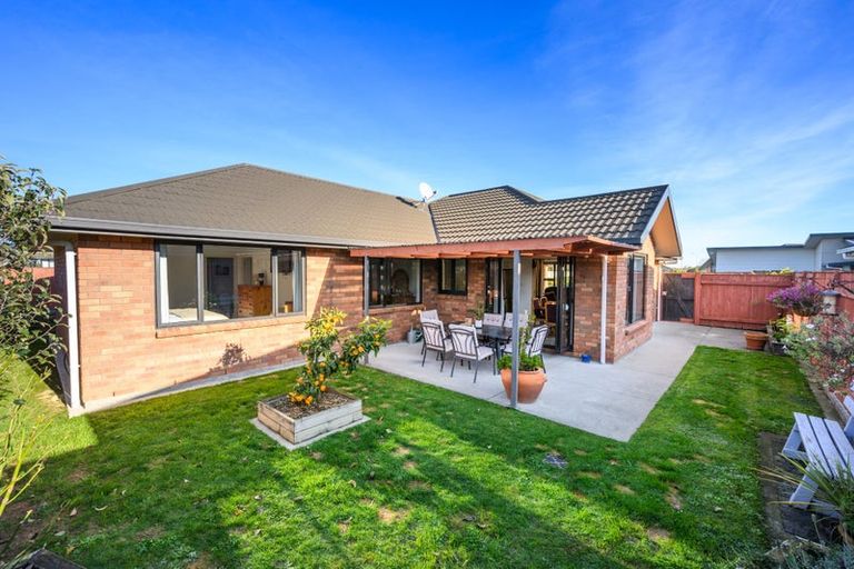 Photo of property in 13 Lorenzo Place, Kelvin Grove, Palmerston North, 4414
