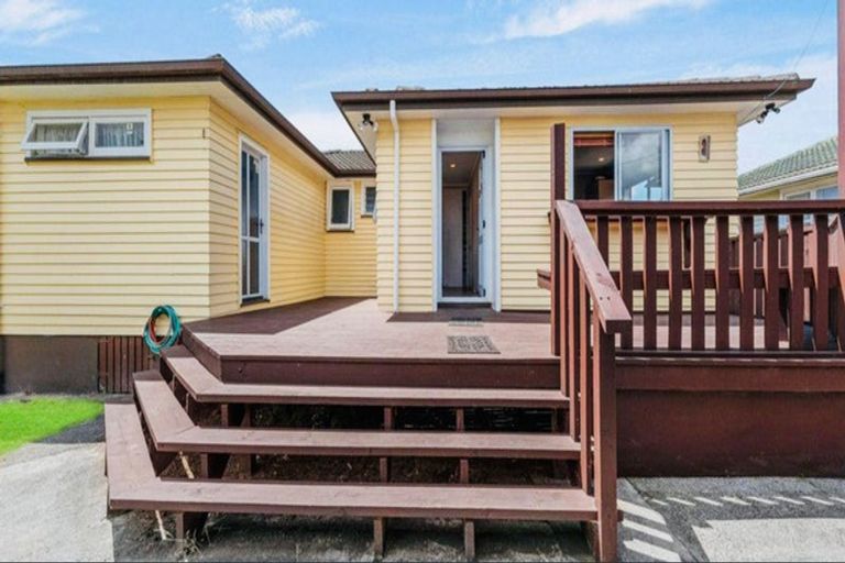 Photo of property in 9 Mcentee Street, Papakura, 2110