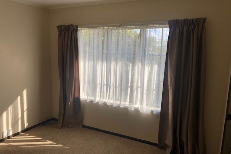 Photo of property in 1/150a Prince Regent Drive, Half Moon Bay, Auckland, 2012