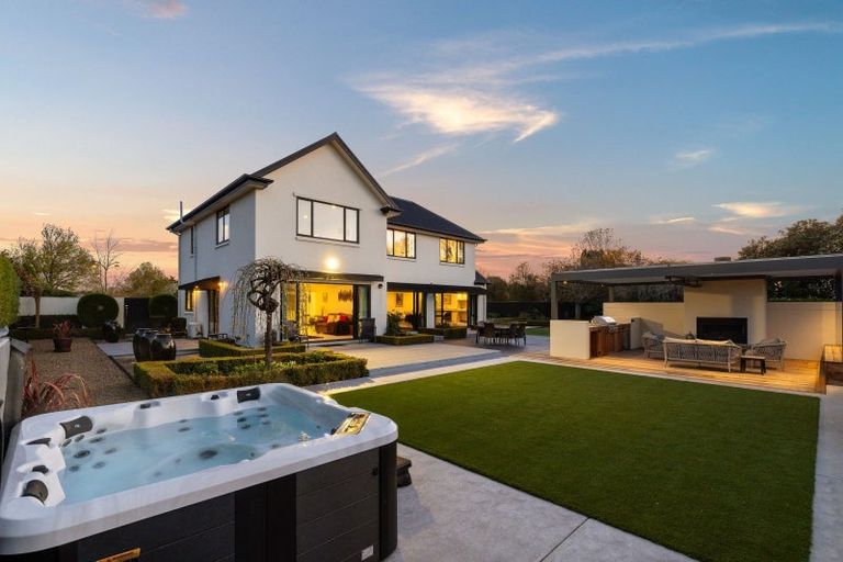 Photo of property in 51 Lewisham Park, St Albans, Christchurch, 8052