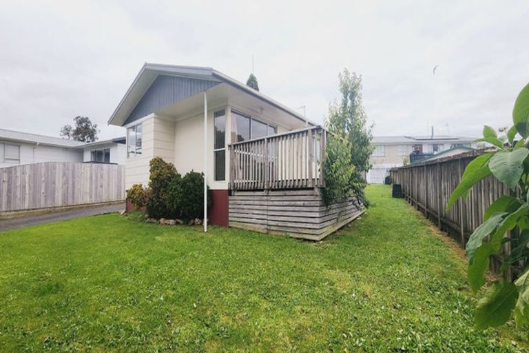 Photo of property in 17 Paramount Parade, Tikipunga, Whangarei, 0112
