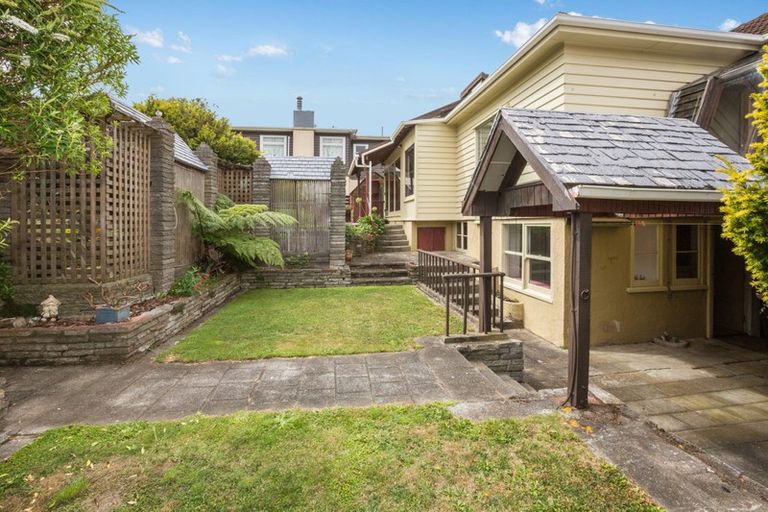 Photo of property in 7 Coates Street, Tawa, Wellington, 5028