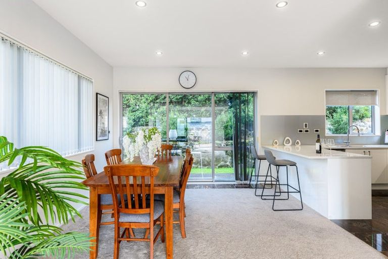 Photo of property in 12 Midhurst Avenue, Henderson, Auckland, 0612