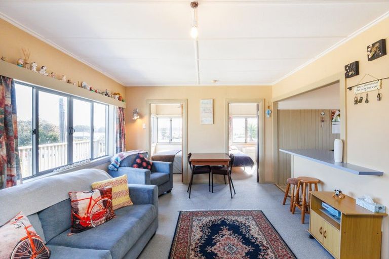 Photo of property in 51 Pratt Avenue, Foxton Beach, Foxton, 4815