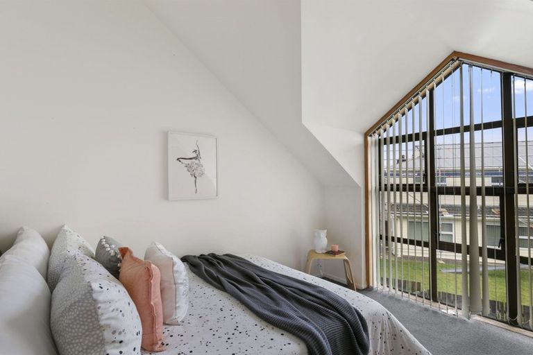 Photo of property in 7a Tamahine Street, Maupuia, Wellington, 6022