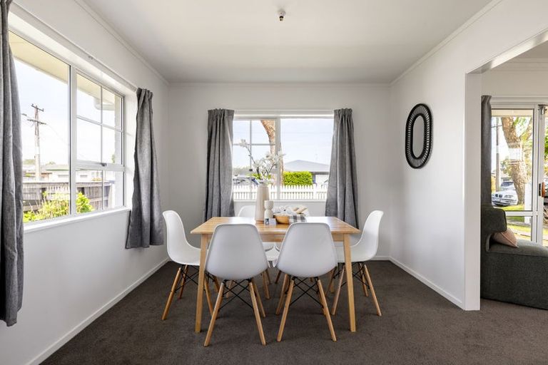 Photo of property in 1 Hilton Road, St Andrews, Hamilton, 3200