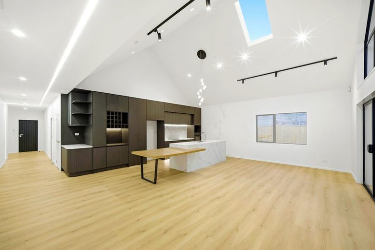 Photo of property in 32 Streamview Way, Long Bay, 0792