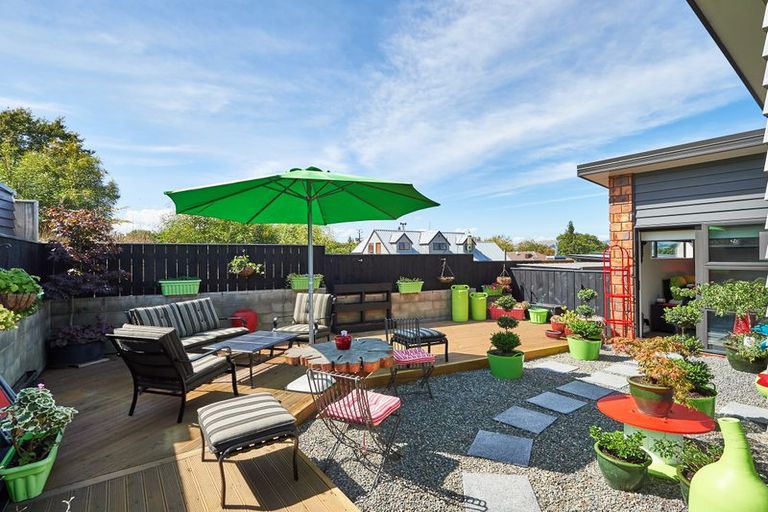 Photo of property in 18 Galea Grove, Kelvin Grove, Palmerston North, 4414