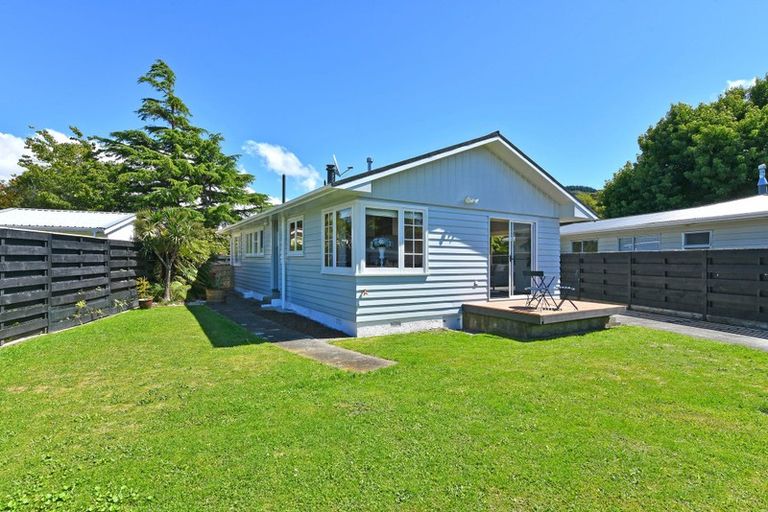 Photo of property in 4 Bailey Grove, Trentham, Upper Hutt, 5018
