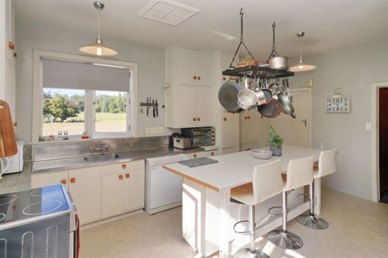 Photo of property in 2 Reeves Street, Cheviot, 7310