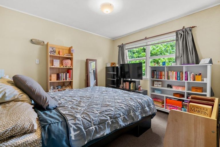 Photo of property in 137 Hutchinsons Road, Bucklands Beach, Auckland, 2014