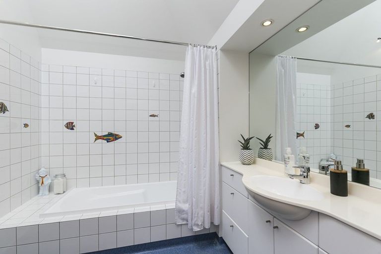 Photo of property in 38 Cashmere Avenue, Khandallah, Wellington, 6035