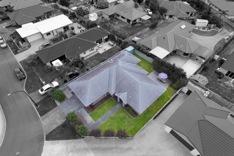 Photo of property in 24 Butterworth Crescent, Papamoa Beach, Papamoa, 3118