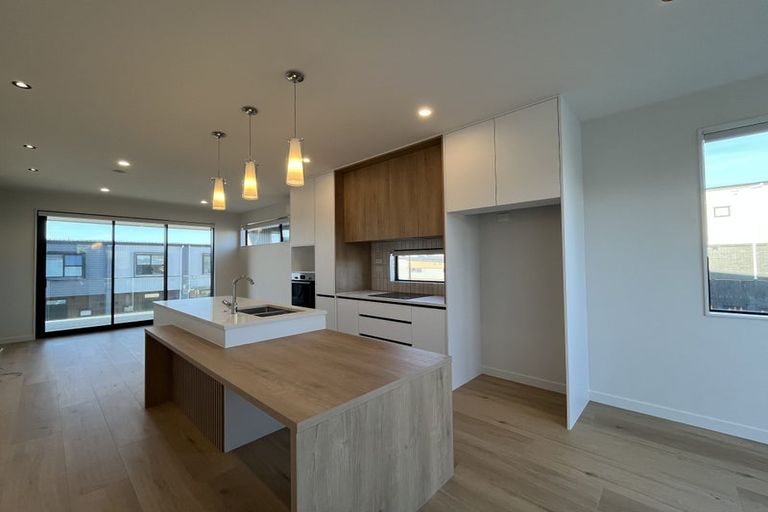 Photo of property in 13 Heketara Way, Massey, Auckland, 0614