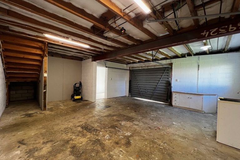 Photo of property in 2/3 Sovereign Place, Glenfield, Auckland, 0629