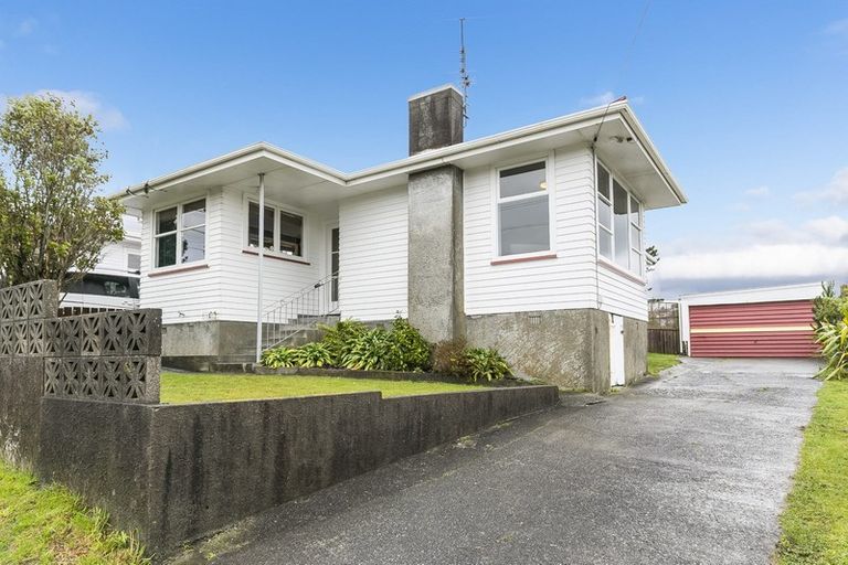 Photo of property in 57 Mark Avenue, Paparangi, Wellington, 6037