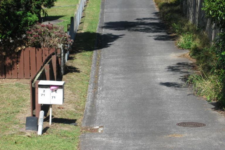 Photo of property in 2/71 Oaktree Avenue, Browns Bay, Auckland, 0630
