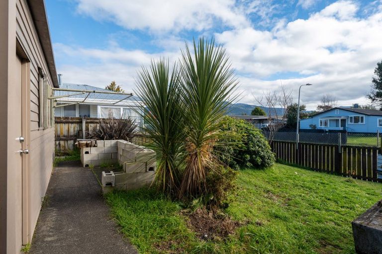 Photo of property in 27 Te Rangitautahanga Road, Turangi, 3334