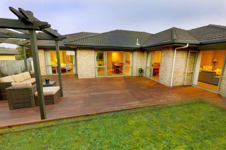 Photo of property in 10 Parkhaven Drive, Rosehill, Papakura, 2113