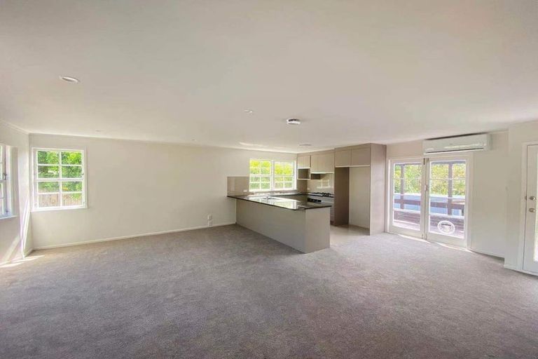 Photo of property in 51 Awaruku Road, Torbay, Auckland, 0630
