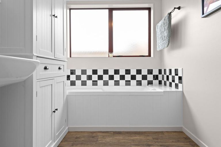 Photo of property in 50 Tuirangi Street, Flagstaff, Hamilton, 3210