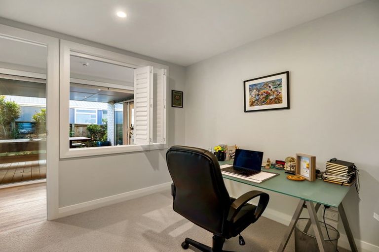 Photo of property in 37 Coppelia Avenue, Omokoroa, 3114