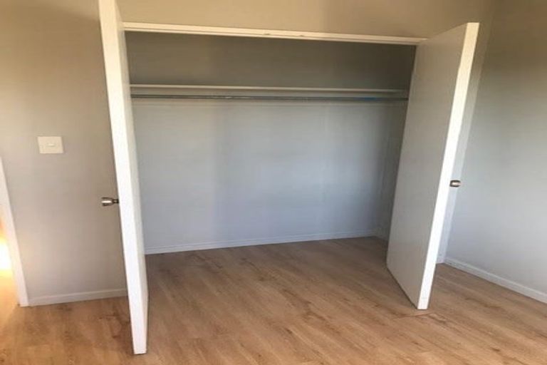 Photo of property in 2/7 Constance Place, Clover Park, Auckland, 2019