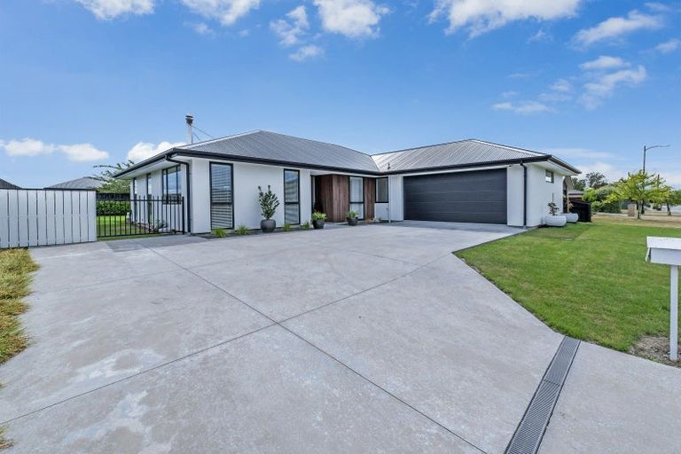 Photo of property in 33 Carston Street, Leeston, 7632