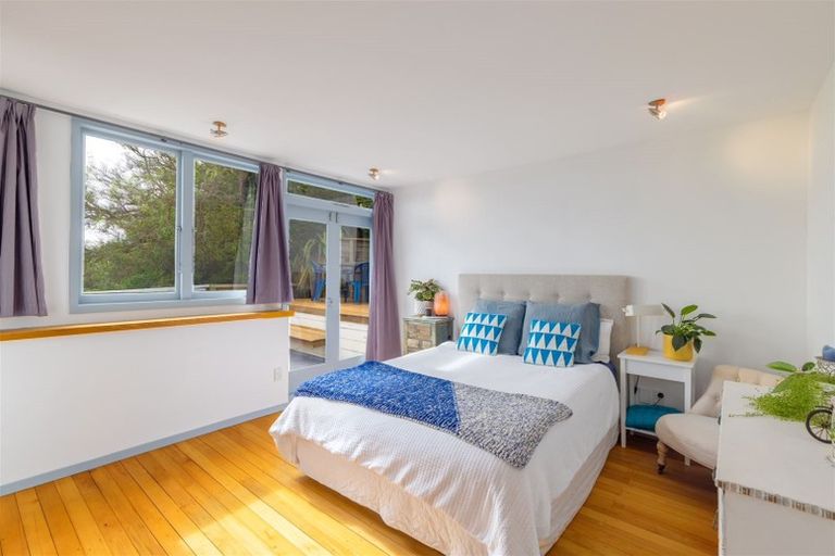 Photo of property in 2 Hobday Lane, Mount Pleasant, Christchurch, 8081