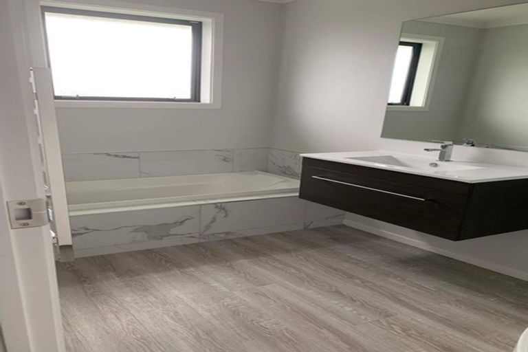 Photo of property in 29 Shand Way, Otatara, Invercargill, 9879