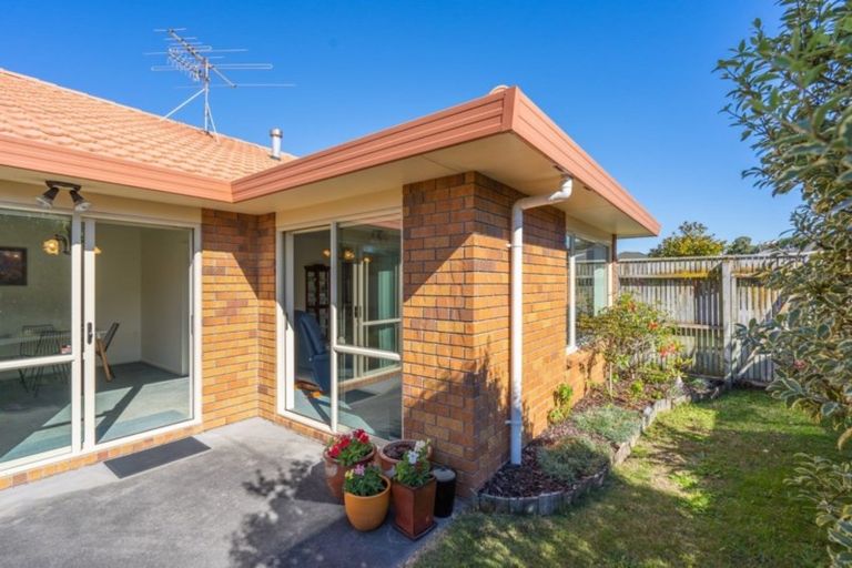 Photo of property in 35 Campion Road, Waikanae Beach, Waikanae, 5036