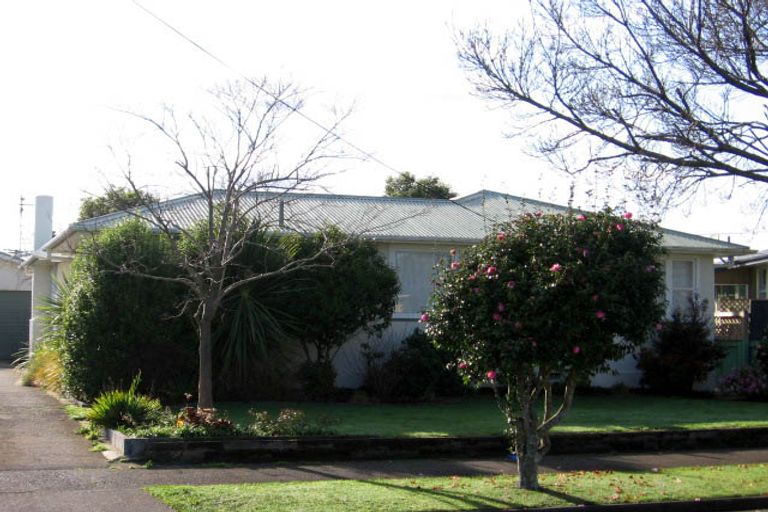 Photo of property in 8 Wincanton Place, Awapuni, Palmerston North, 4412