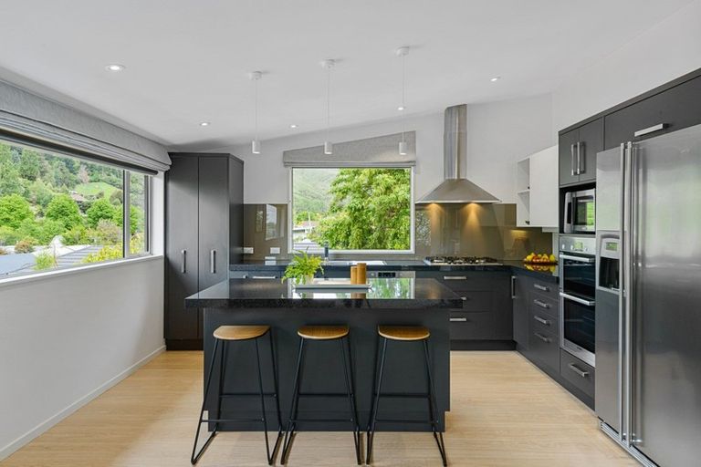 Photo of property in 15 Fineran Lane, Cashmere, Christchurch, 8022