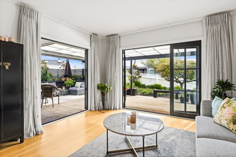 Photo of property in 55 Breadalbane Avenue, Havelock North, 4130